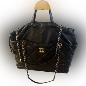 2019 Chanel Limited Edition Diamond Quilted Shopper Tote – Black Lambskin
